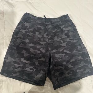 Lululemon Athletica Men's Black Camo Shorts